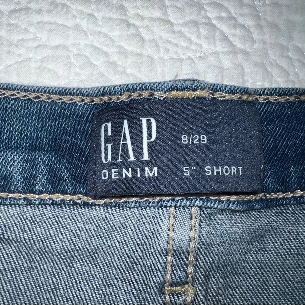 GAP Denim 5” Short Medium Indigo Wash NWT Sz 8/29 - Picture 11 of 11